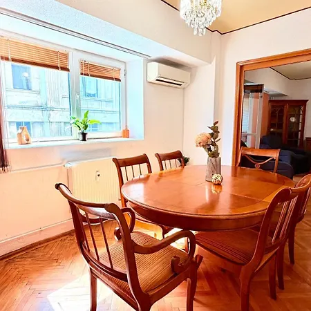 Apartman Timeless - Stylish 2br Near Unirii & Cathedral