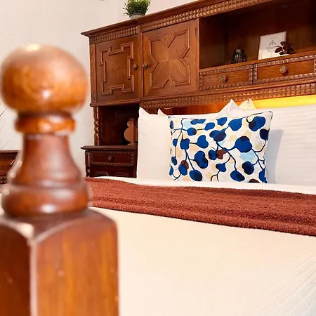Timeless - Stylish 2br Near Unirii & Cathedral شقة *