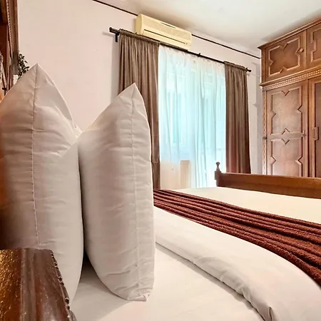 Timeless - Stylish 2br Near Unirii & Cathedral شقة *
