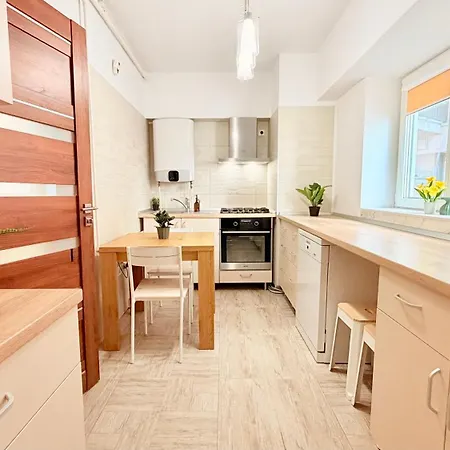 Apartman Timeless - Stylish 2br Near Unirii & Cathedral Bukarest